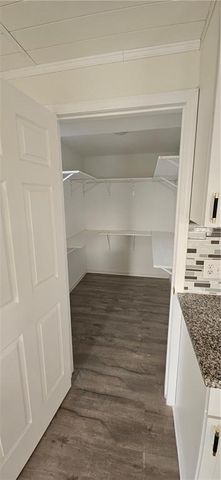 16015 Meadow Lane, Stilwell, KS 66085