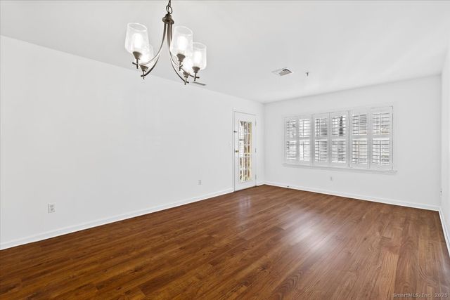 75 Washington Avenue 7-106, Hamden, CT 06518