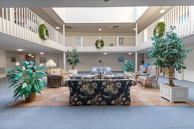 75 Washington Avenue 7-106, Hamden, CT 06518