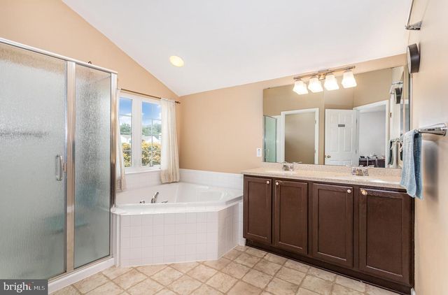 7485 SENECA RIDGE DR, York, PA 17403