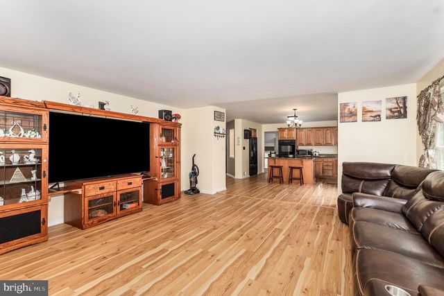 7485 SENECA RIDGE DR, York, PA 17403