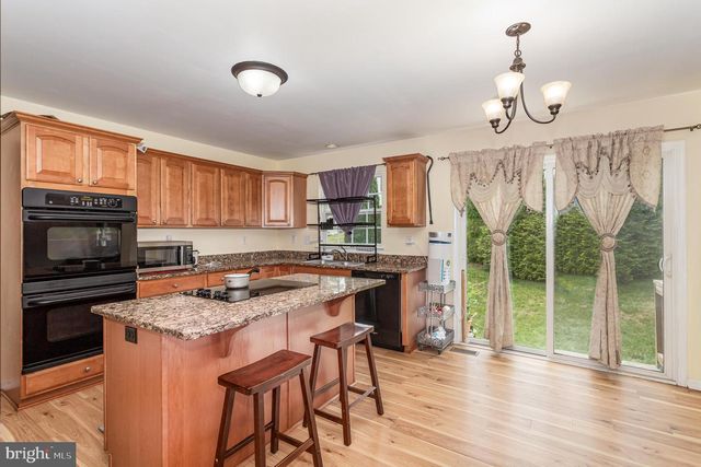 7485 SENECA RIDGE DR, York, PA 17403