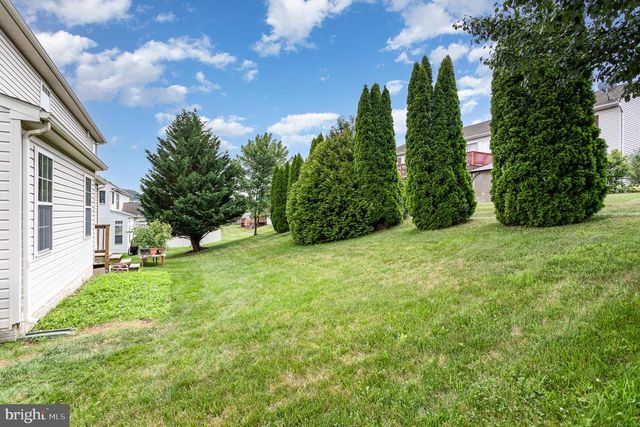 7485 SENECA RIDGE DR, York, PA 17403