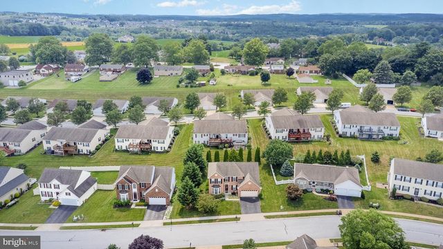 7485 SENECA RIDGE DR, York, PA 17403