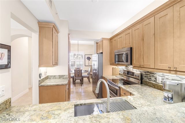 401 Bayfront PL 3205, Naples, FL 34102