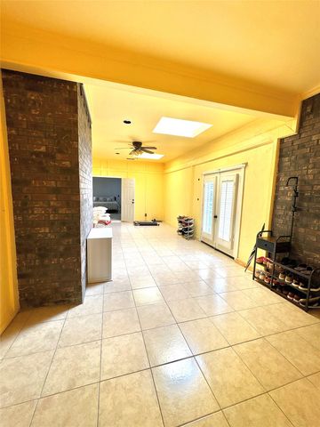 1525 Palm Valley Drive, Garland, TX 75043