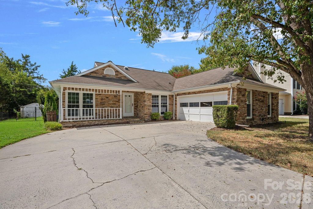 10243 Fairway Ridge Road, Charlotte, NC 28277