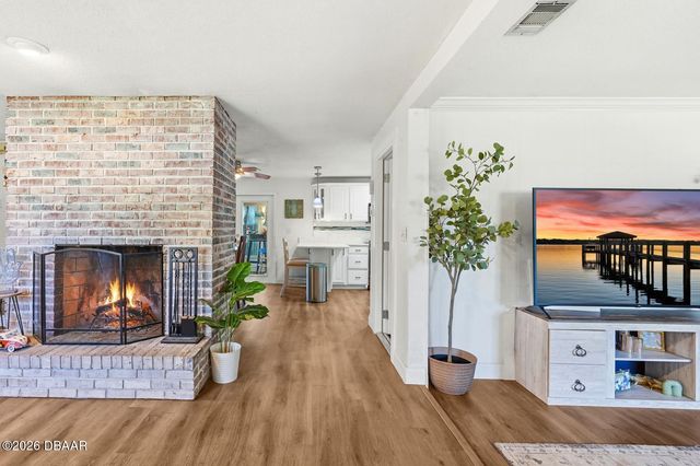 708 Montreville Avenue, Deland, FL 32724