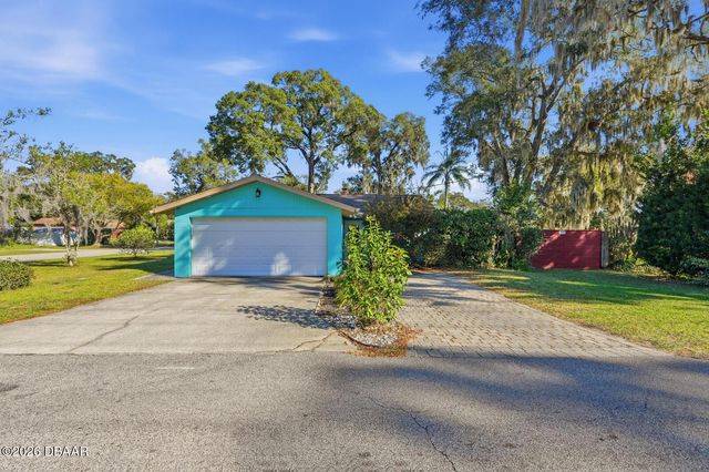 708 Montreville Avenue, Deland, FL 32724