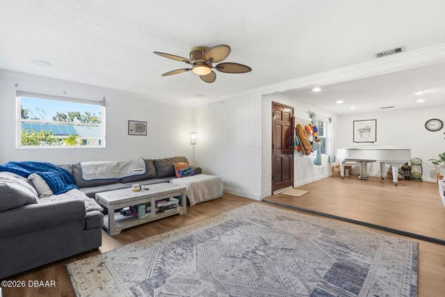 708 Montreville Avenue, Deland, FL 32724