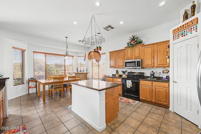 25424 N 73RD Avenue, Peoria, AZ 85383