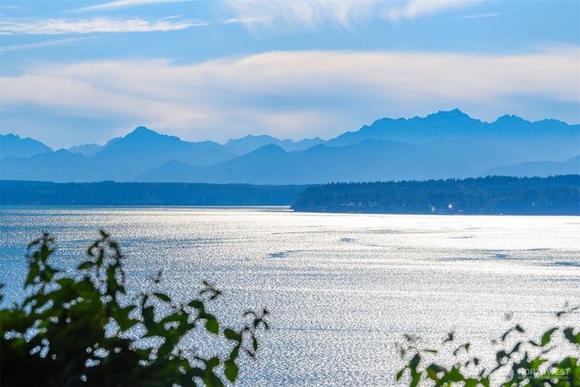 83 Olympic Drive NW, Shoreline, WA 98177