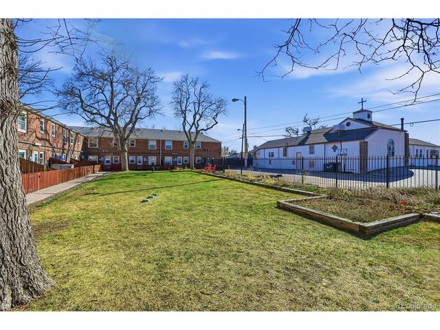 2823 Jasmine St, Denver, CO 80207