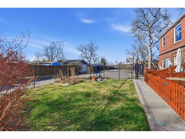 2823 Jasmine St, Denver, CO 80207