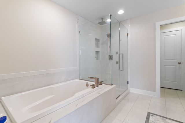 4705 Hyde Park Drive, Valparaiso, IN 46383