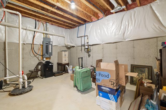 4705 Hyde Park Drive, Valparaiso, IN 46383