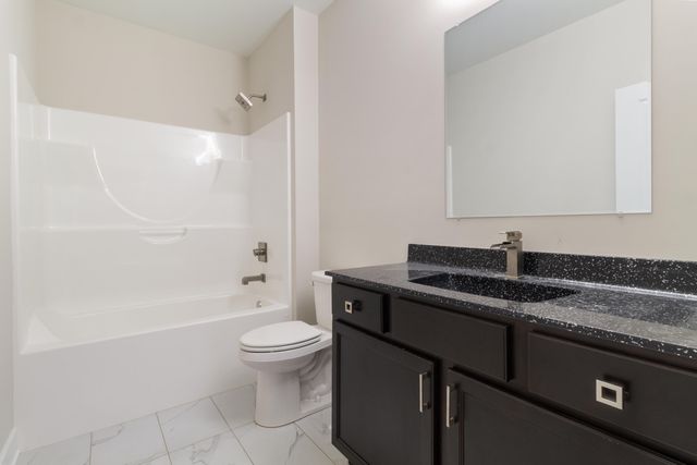 4705 Hyde Park Drive, Valparaiso, IN 46383