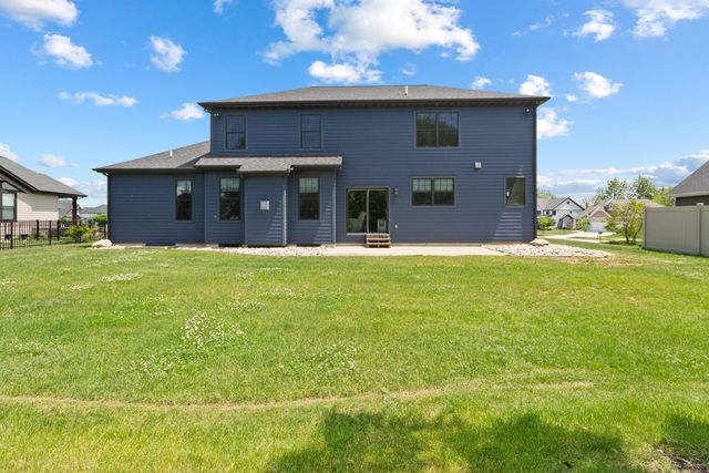 4705 Hyde Park Drive, Valparaiso, IN 46383