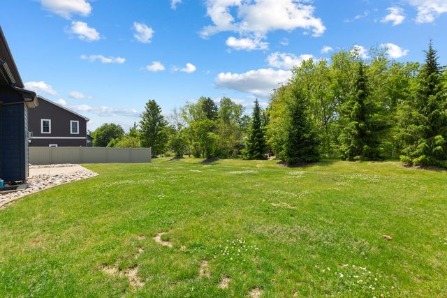 4705 Hyde Park Drive, Valparaiso, IN 46383