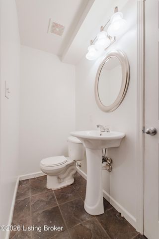7002 Village Gate Trace, Louisville, KY 40291