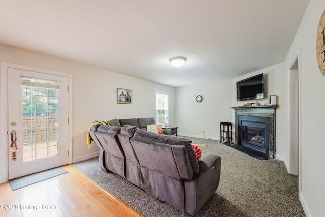 7002 Village Gate Trace, Louisville, KY 40291
