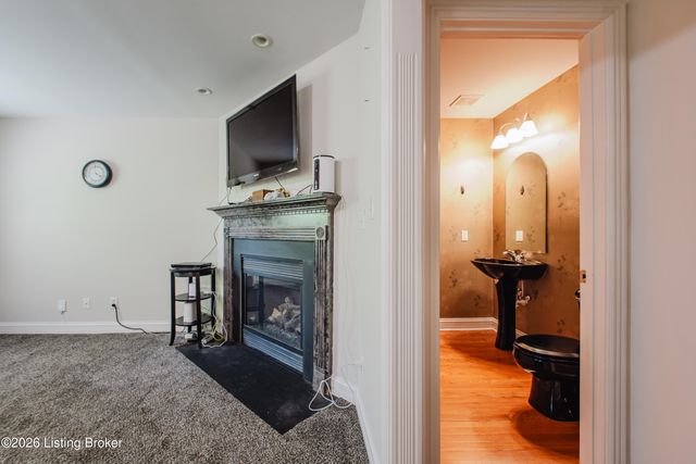 7002 Village Gate Trace, Louisville, KY 40291