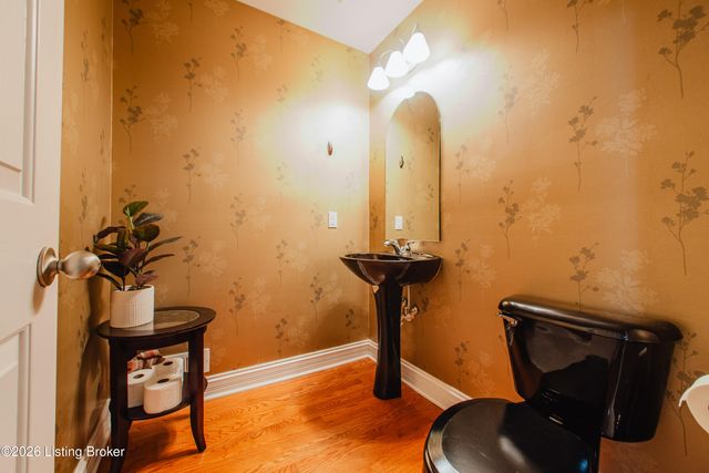 7002 Village Gate Trace, Louisville, KY 40291