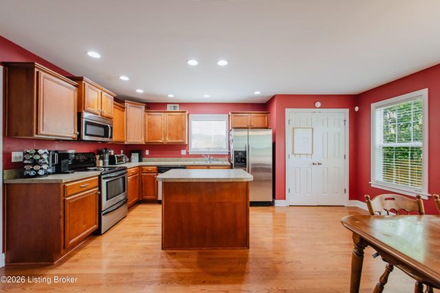 7002 Village Gate Trace, Louisville, KY 40291