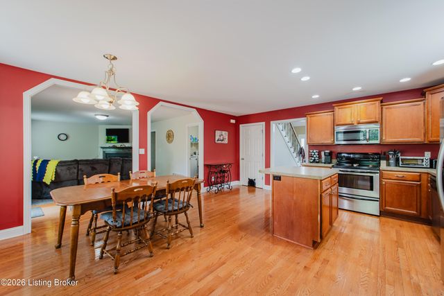 7002 Village Gate Trace, Louisville, KY 40291