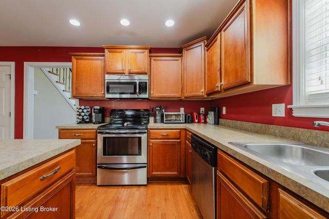 7002 Village Gate Trace, Louisville, KY 40291