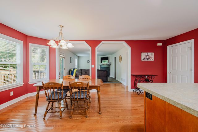 7002 Village Gate Trace, Louisville, KY 40291
