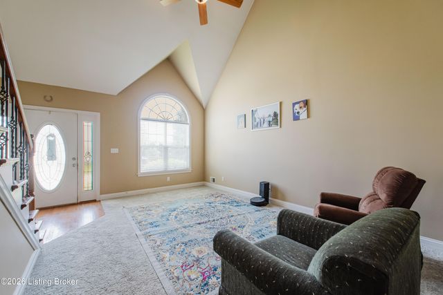 7002 Village Gate Trace, Louisville, KY 40291