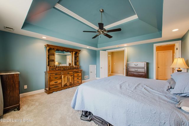 7002 Village Gate Trace, Louisville, KY 40291