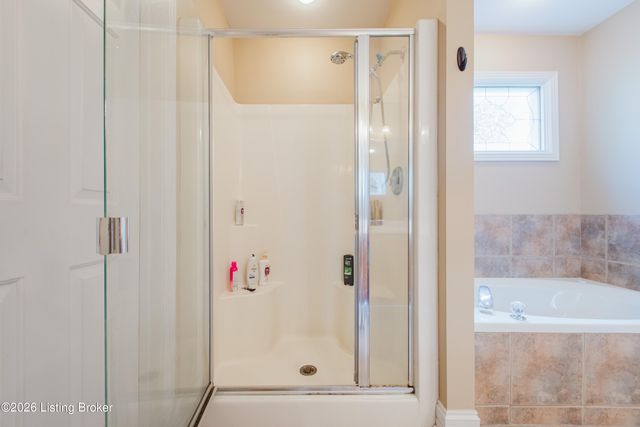 7002 Village Gate Trace, Louisville, KY 40291