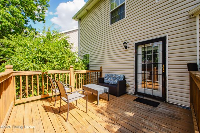 7002 Village Gate Trace, Louisville, KY 40291