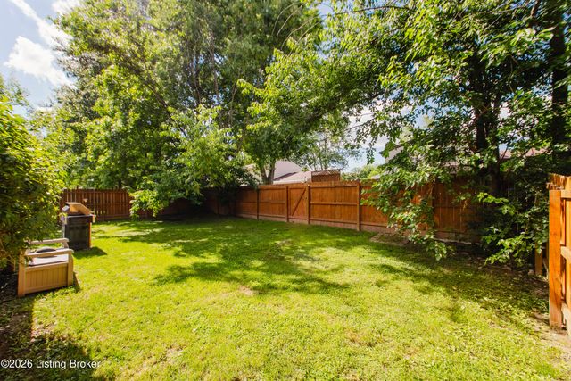 7002 Village Gate Trace, Louisville, KY 40291