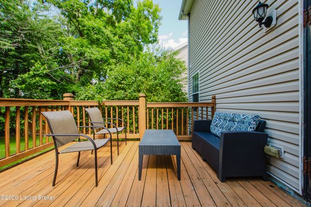 7002 Village Gate Trace, Louisville, KY 40291