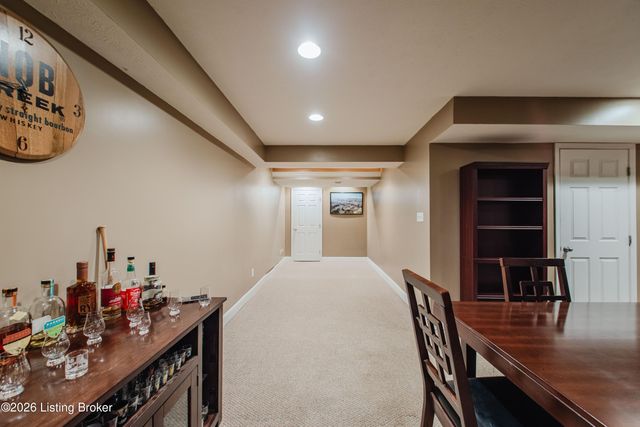 7002 Village Gate Trace, Louisville, KY 40291