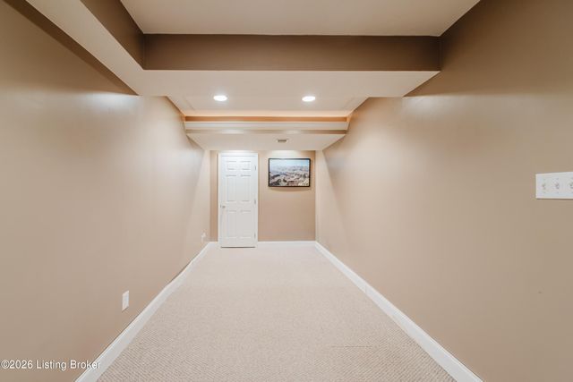 7002 Village Gate Trace, Louisville, KY 40291