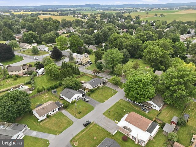 4 CONOY RD, Landisville, PA 17538