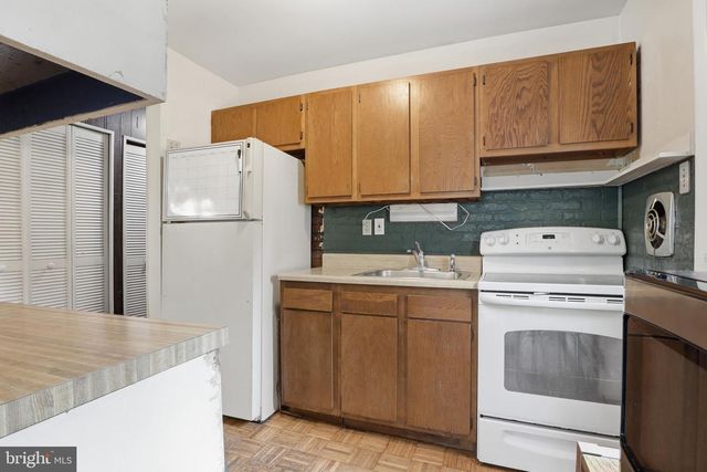 4 CONOY RD, Landisville, PA 17538