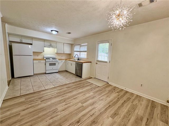 1405 Kennesaw Trace NW, Kennesaw, GA 30144