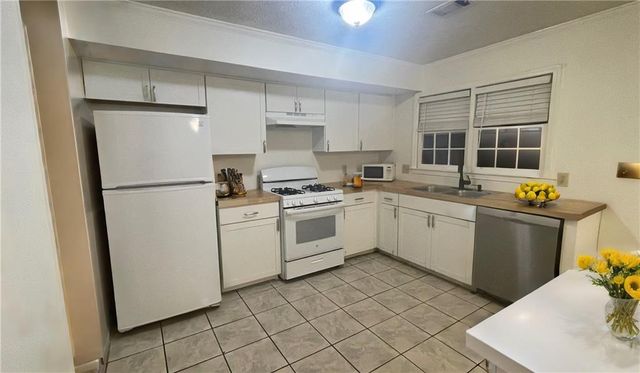 1405 Kennesaw Trace NW, Kennesaw, GA 30144