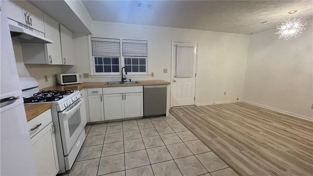 1405 Kennesaw Trace NW, Kennesaw, GA 30144