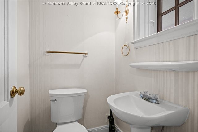 86 Abney Circle N, Charleston, WV 25314