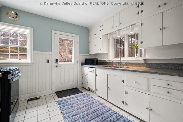 86 Abney Circle N, Charleston, WV 25314