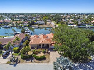 1997 KANSAS AVENUE NE, St Petersburg, FL 33703