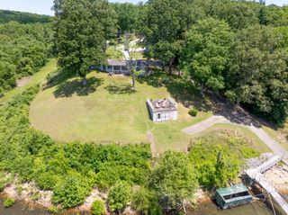 440 Bluff Point Ln, Waverly, TN 37185