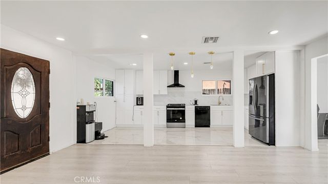 11200 Amestoy, Granada Hills, CA 91344