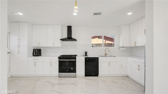 11200 Amestoy, Granada Hills, CA 91344